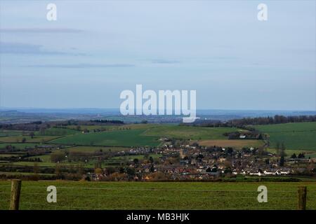 Vue magnifique sur le paysage de l'Oxfordshire Warwickshire, Royaume-Uni / campagne au début du printemps Banque D'Images