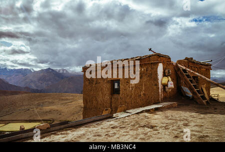 Komic Village situé dans la vallée de Spiti (Himalaya) Banque D'Images