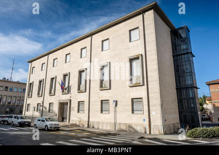 CECINA, Toscane, Italie - 31 mars 2018 : Piazza della Libertà avec la municipalité de Cecina Banque D'Images
