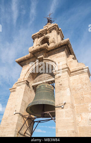 Bell, en haut de la tour de la cathédrale de Valence Banque D'Images