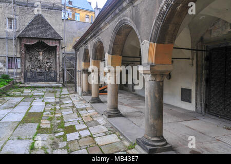 La Cathédrale Arménienne de l'assomption de Marie courtyard à Lvov, Ukraine. Banque D'Images