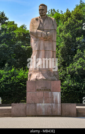 Monument à l'écrivain ukrainien Ivan Franko à Lvov, Ukraine Banque D'Images