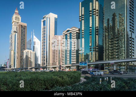 Grands tours de bureaux dans le quartier financier du centre-ville de Dubaï, aux Émirats arabes unis, au Moyen-Orient. Banque D'Images