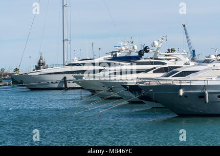 Les bateaux de plaisance Royal Valencia Espagne Banque D'Images