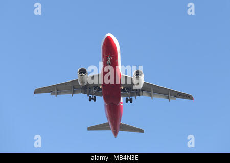 ISTANBUL, TURQUIE - janvier 06, 2018 AtlasGlobal : Airbus A319-112 (CN 1124) l'atterrissage à l'aéroport Ataturk d'Istanbul. AtlasGlobal est une compagnie turque avec Banque D'Images