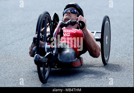 Joe l'Angleterre au cours de la Townsend Men's Para-triathlon finale au Southport Broadwater Parklands au cours de la troisième journée de la 2018 Jeux du Commonwealth à la Gold Coast, Australie. Banque D'Images