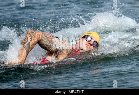 Joe l'Angleterre au cours de la Townsend Men's Para-triathlon finale au Southport Broadwater Parklands au cours de la troisième journée de la 2018 Jeux du Commonwealth à la Gold Coast, Australie. Banque D'Images