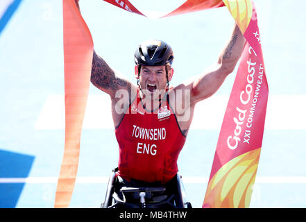 Joe l'Angleterre célèbre Townsend a gagné l'or dans l'épreuve du para-triathlon finale au Southport Broadwater Parklands au cours de la troisième journée de la 2018 Jeux du Commonwealth à la Gold Coast, Australie. Banque D'Images