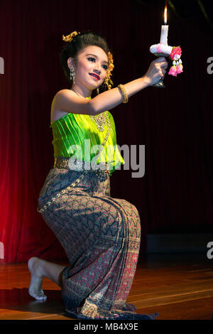 Danseurs au spectacle culturel thaïlandais, Bangkok, Thaïlande Banque D'Images