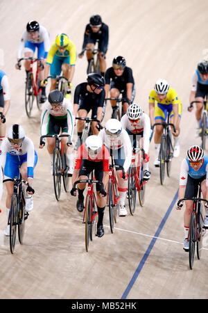 Pays de Galles' Elinor Barker (au centre) pendant le 25km Course aux points finale au vélodrome Meares Anna au cours de la troisième journée de la 2018 Jeux du Commonwealth à la Gold Coast, Australie. Banque D'Images
