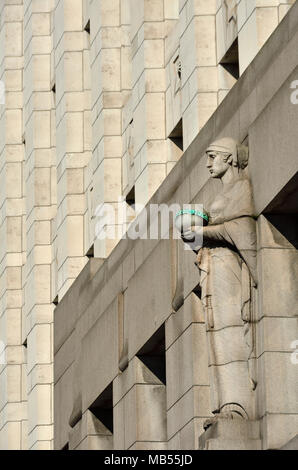 Londres, Angleterre, Royaume-Uni. Adelaide House (1925) sur King William Street. Style Art déco, les architectes Sir John Burnett et Thomas S. Tait. Nommé en l'honneur de.. Banque D'Images