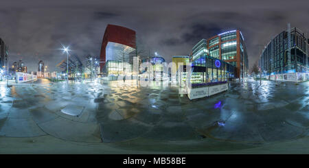 360 Panorama cousus, longue exposition dans la nuit, Manchester, UK Banque D'Images