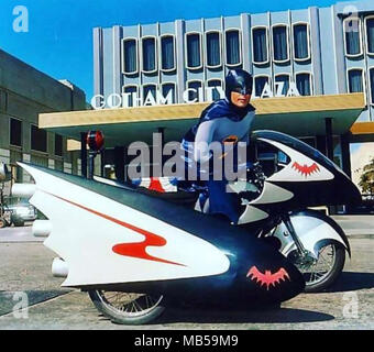 Série TV US BATMAN avec Adam West sur la Batcycle 1966 Banque D'Images