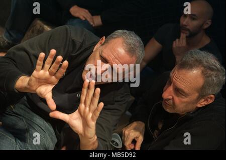 DATE DE SORTIE : Octobre 17, 2017 TITRE : actes de vengeance STUDIO : Saban Films Réalisateur : Isaac Florentine PLOT : un avocat transforme son corps et prend un voeu de silence, de ne pas être rompu jusqu'à ce qu'il découvre qui a tué sa femme et sa fille et a sa vengeance. Avec : ISAAC FLORENTINE sur le plateau. (Crédit Image : © Saban Entertainment Films/Photos) Banque D'Images