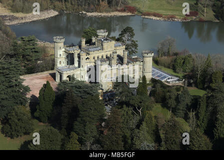 Vue aérienne d'Eastnor Castle, près de la ville de marché de Ledbury dans le Herefordshire. Banque D'Images