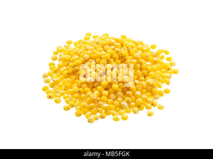 Heap de mil isolé sur fond blanc Banque D'Images