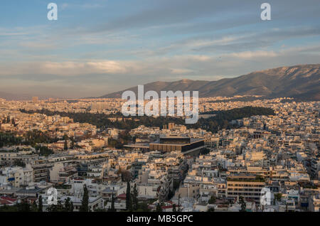 Athènes, Grèce - Décembre 26, 2017 : Panorama de la ville d'Athènes avec nouveau musée d'Acropole, Athènes, Grèce Banque D'Images