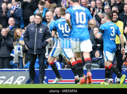 Kenny Miller des Rangers (à gauche) fête marquant son premier but et d'autre au cours de la Scottish Premiership match Ladbrokes au stade Ibrox, Glasgow. Banque D'Images