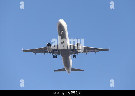 ISTANBUL, TURQUIE - 06 janvier 2018 : Turkish Airlines Airbus A321-231 (CN 7146) l'atterrissage à l'aéroport Ataturk d'Istanbul. Ta est le porte-drapeau de la Turquie Banque D'Images