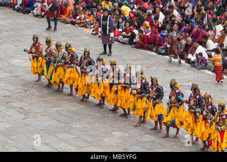 Tshechu traditionnel festival à Rinpung Dzong forteresse à Paro, Bhoutan Banque D'Images