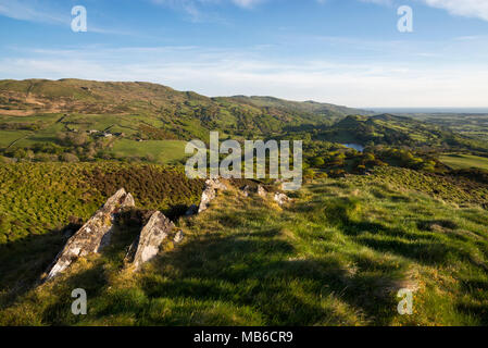 Belle soirée printanière dans les collines près de Harlech, Snowdonia dans le Nord du Pays de Galles. Banque D'Images