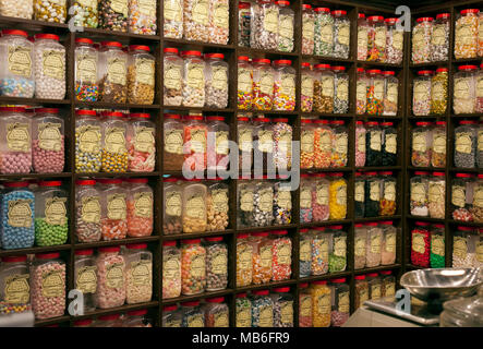 Bonbons & confiserie produits sucrés maintenant soumis à l'impôt sur le sucre, de contrôler l'obésité. Banque D'Images