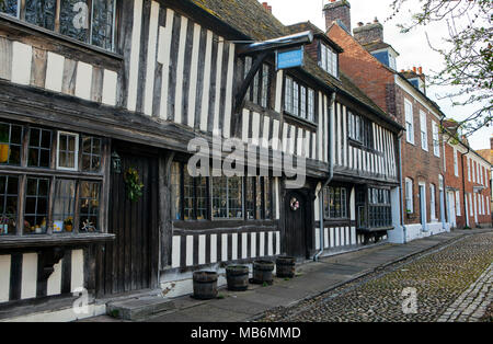 Le SEIGLE, UK - 5 avril 2018 : Street dans la vieille partie de Rye, East Sussex, le seigle est une ville anglaise médiévale et de destination. Banque D'Images