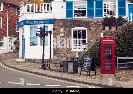 Le SEIGLE, UK - 5 avril 2018 : Le Mermaid Street Cafe à Rye, East Sussex, le seigle est une ville anglaise médiévale et de destination. Banque D'Images