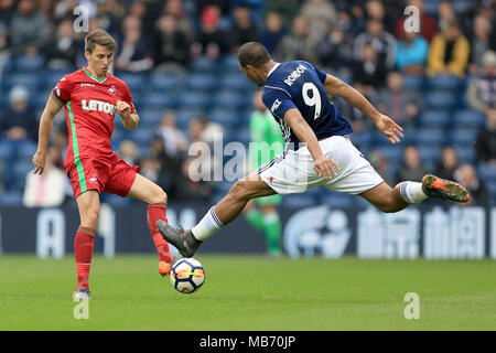 West Bromwich, UK. 7 avril 2018. José Salomon Rondon de West Bromwich Albion tente un défi. Premier League, West Bromwich Albion v Swansea City à The Hawthorns Stadium à West Bromwich le samedi 7 avril 2018. Cette image ne peut être utilisé qu'à des fins rédactionnelles. Usage éditorial uniquement, licence requise pour un usage commercial. Aucune utilisation de pari, de jeux ou d'un seul club/ligue/dvd publications. Photos par Paul Roberts/Andrew Orchard la photographie de sport/Alamy live news Banque D'Images