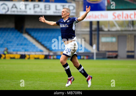 Londres, Royaume-Uni. 7 avril 2018. Steve Morison de Millwall célèbre après avoir marqué le deuxième but de son équipe. Match de championnat Skybet EFL, Millwall v Bristol City au Den Stadium de Londres le samedi 7 avril 2018. Cette image ne peut être utilisé qu'à des fins rédactionnelles. Usage éditorial uniquement, licence requise pour un usage commercial. Aucune utilisation de pari, de jeux ou d'un seul club/ligue/dvd publications. pic par Steffan Bowen/Andrew Orchard la photographie de sport/Alamy live news Banque D'Images