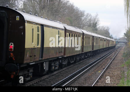 Angleterre, Royaume-Uni. 7 avril 2018. 60163 tornade est une ligne principale locomotive à vapeur alimentées au charbon construite à Darlington, en Angleterre en 2008. Tornado est la première locomotive construite au Royaume-Uni depuis l'étoile du soir, la dernière locomotive à vapeur construite par British Railways en 1960. C'est le seul exemple d'une classe A1 au poivre locomotive en existence, l'intégralité de l'original du lot de production ayant été mis au rebut sans conservation. La locomotive est l'homonyme du Panavia Tornado, un avion de combat piloté par la Royal Air Force. Credit : Riche Gold/Alamy Live News Banque D'Images
