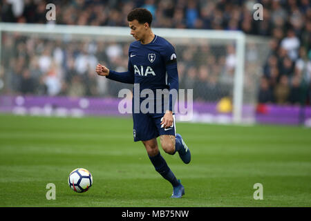 Stoke on Trent, Royaume-Uni. 7 avril, 2018. Alli Dele de Tottenham Hotspur en action.. Premier League, Stoke City v Tottenham Hotspur à Bet365 le stade de Stoke on Trent le samedi 7 avril 2018. Cette image ne peut être utilisé qu'à des fins rédactionnelles. Usage éditorial uniquement, licence requise pour un usage commercial. Aucune utilisation de pari, de jeux ou d'un seul club/ligue/dvd publications. Photos par Andrew Andrew/Verger Verger la photographie de sport/Alamy live news Banque D'Images