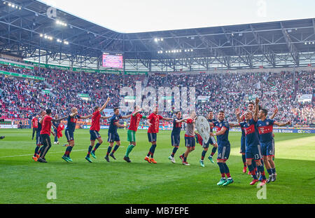 Augsburg, Allemagne. 7 avril, 2018. Football FC Bayern Munich, Munich, Avril 07, 2018 Juan BERNAT, FCB 14 RAFINHA (FCB) 13 Thiago ALCANTARA, FCB 6 Javi MARTINEZ, FCB 8 Niklas SUELE, FCB 4 James RODRIGUEZ, FCB 11 Mats HUMMELS, FCB 5 Sandro Wagner, FCB 2 Sebastian RUDY, FCB 19 Tom Starke, FCB 22 Robert Lewandowski, FCB 9 Thomas Mueller, MÜLLER, FCB 25 Arjen Robben, FCB 10 David ALABA, FCB 27 Franck Ribery, FCB 7 célébration FC AUGSBURG - FC BAYERN MUNICH 1-4 1.ligue de soccer allemand , Augsburg, Avril 07, 2018, saison 2017-2018 © Peter Schatz / Alamy Live News Banque D'Images