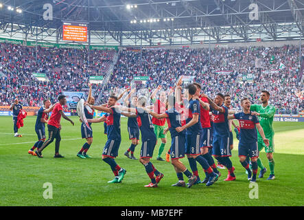 Augsburg, Allemagne. 7 avril, 2018. Football FC Bayern Munich, Munich, Avril 07, 2018 Juan BERNAT, FCB 14 RAFINHA (FCB) 13 Thiago ALCANTARA, FCB 6 Javi MARTINEZ, FCB 8 Niklas SUELE, FCB 4 James RODRIGUEZ, FCB 11 Mats HUMMELS, FCB 5 Sandro Wagner, FCB 2 Sebastian RUDY, FCB 19 Tom Starke, FCB 22 Robert Lewandowski, FCB 9 Thomas Mueller, MÜLLER, FCB 25 Arjen Robben, FCB 10 David ALABA, FCB 27 Franck Ribery, FCB 7 célébration FC AUGSBURG - FC BAYERN MUNICH 1-4 1.ligue de soccer allemand , Augsburg, Avril 07, 2018, saison 2017-2018 © Peter Schatz / Alamy Live News Banque D'Images