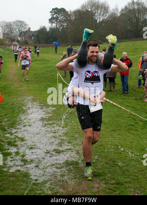 Dorking, UK. 8 avril, 2018. La 11e UK Femme transportant course a lieu au Nower, Dorking, Surrey, UK. 10h30 le dimanche 8 avril 2018. ©Photo de l'agent de Lindsay/Alamy Live News Banque D'Images