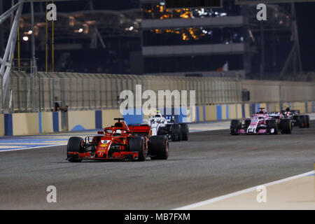 Sebastian Vettel (ger), la Scuderia Ferrari SF71H, au cours de l'action 2018 Championnat du Monde FIA de Formule 1, Grand Prix de Bahreïn à Sakhir, du 5 avril au 8 dans le monde entier d'utilisation | Banque D'Images