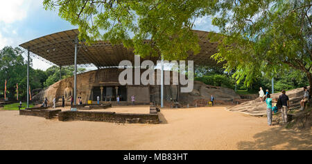 Vue horizontale de Gal Vihara à Polonnaruwa, Sri Lanka. Banque D'Images