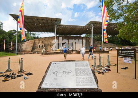 Vue horizontale de Gal Vihara à Polonnaruwa, Sri Lanka. Banque D'Images