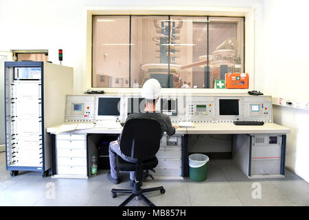 Exploite une installation de recherche scientifique dans l'industrie : la machine pour la production de l'usine pilote - clignote en génie mécanique Banque D'Images