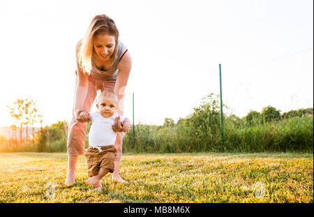 Jeune mère avec son bébé. Banque D'Images