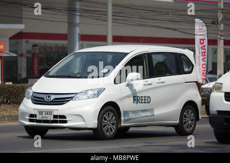 CHIANG MAI, THAÏLANDE - 13 mars 2018 : Honda Freed van. Photo road no.121 à environ 8 km du centre-ville de Chiang Mai, Thaïlande. Banque D'Images