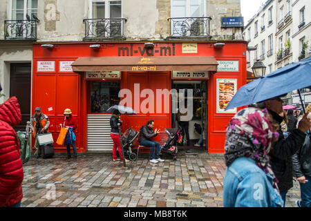 Dans le quartier du Marais, à trouver d'excellents de l'est mi-foodm aime ce lieu servant de falafels. Banque D'Images