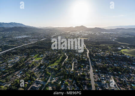 Après-midi vue aérienne de la banlieue de Detroit et les quartiers Newbury Park, près de Los Angeles, Californie. Banque D'Images