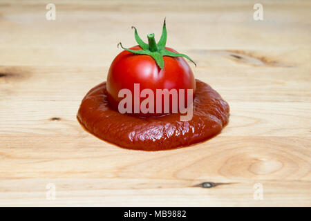 Concept de ketchup de tomates ingrédients sauce italienne du Conseil. Banque D'Images