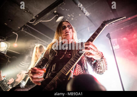 Norvège, Oslo - 30 mars, 2018. Le groupe de death metal suédois blackended Necrophobic effectue un concert live de la Rockefeller au cours de l'Inferno metal festival norvégien Metal Festival 2018 à Oslo. Ici le guitariste Johan Bergebäck est vu sur scène. (Photo crédit : Gonzales Photo - Terje Dokken). Banque D'Images