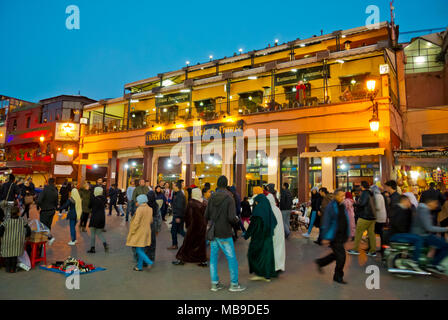 Le Café de France, place Jamaa el Fna, Medina, Marrakech, Maroc, Afrique du Nord Banque D'Images