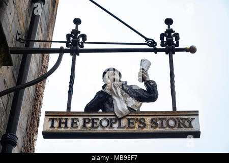 Détail de l'affiche à l'extérieur de la Story Museum sur Royal Mile, dans la vieille ville d'Édimbourg, Écosse, Royaume-Uni Banque D'Images