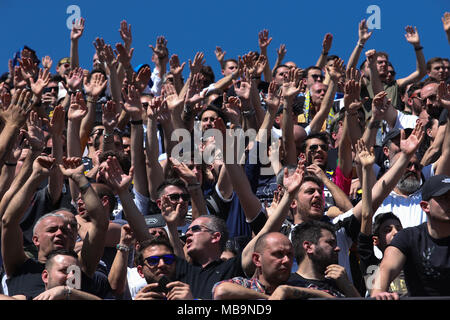 Napoli, Italie. Apr 7, 2018. Les partisans de la Juventus en Serie A match TIM pendant entre Calvi et la Juventus au Stadio Ciro Vigorito en Benevento, Italie. Credit : Giampiero Sposito/Alamy Live News Banque D'Images