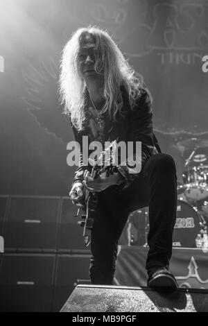 Hammond, Indiana, USA. 6ème apr 2018. DOUG SCARRATT de Saxon se produit en concert à la salle à Horseshoe Casino à Hammond, Indiana Crédit : Daniel DeSlover/ZUMA/Alamy Fil Live News Banque D'Images