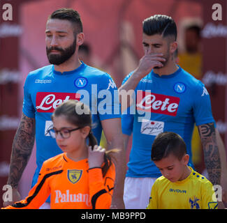 Naples, Campanie, Italie. 8Th apr 2018. Lorenzo Tonelli de SSC Napoli vu au cours de la série d'un match de football entre SSC Napoli et AC Chievo Verona au stade San Paolo. Vicinanza/crédit : Ernesto SOPA Images/ZUMA/Alamy Fil Live News Banque D'Images